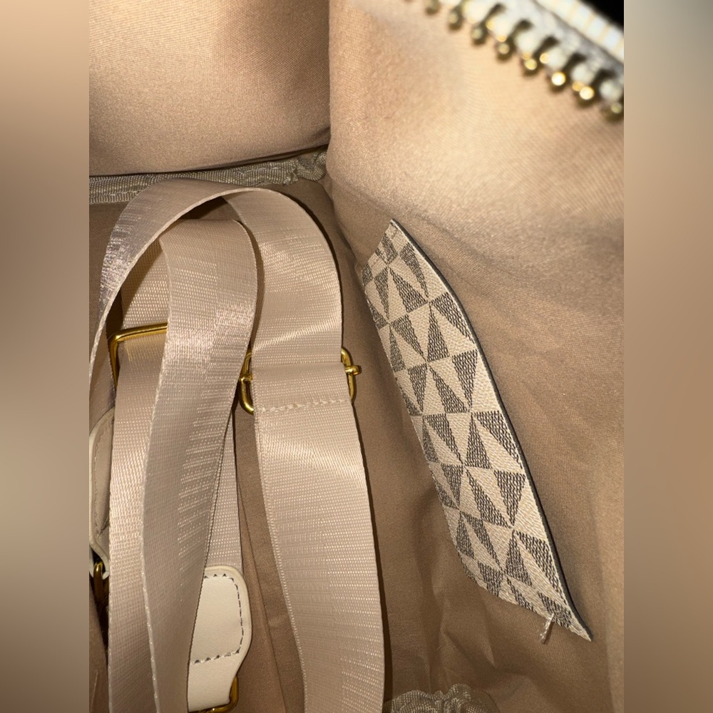 Francesca's Collections Cream and Gray Patterned Satchel - Picture 9 of 12